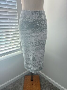 Betro Simone Women's Patterned Stretchy Grey and White Midi Skirt